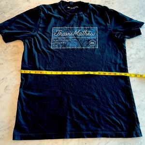 Travis Mathew T Shirt size L